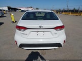 Toyota Corolla Le JTDEPRAE3LJ098083 снимка