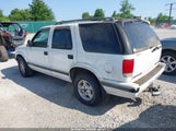 Chevrolet Blazer Ls 1GNDT13W4V2100457 снимка