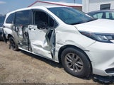 TOYOTA SIENNA LE 5TDKRKEC6MS029020 снимка
