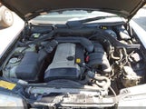 MERCEDES-BENZ E 320 WDBEA32E3RC048390 снимка
