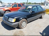 MERCEDES-BENZ E 320 WDBEA32E3RC048390 снимка