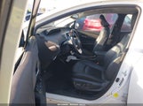TOYOTA PRIUS FOUR TOURING JTDKARFU2H3532848 снимка