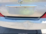 Toyota Camry Le/Xle JTDBE32K130239748 снимка