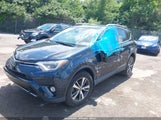 TOYOTA RAV4 XLE JTMRFREV7HJ119085 снимка