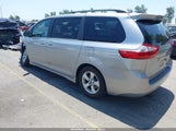 TOYOTA SIENNA LE 8 PASSENGER 5TDKZ3DCXJS937151 снимка
