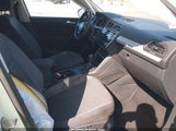Volkswagen Tiguan 2.0T S 3VV1B7AX7LM162634 fotografie