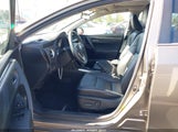 TOYOTA COROLLA XLE 5YFBURHEXJP788200 снимка