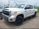 Toyota Tundra Sr5 5.7L V8 5TFDW5F12GX562349 fotografie