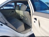TOYOTA CAMRY LE 4T1BE46K27U670867 снимка