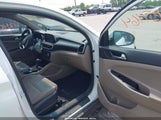 HYUNDAI TUCSON SE KM8J23A40KU950433 снимка