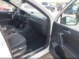VOLKSWAGEN TIGUAN 2.0T SE/2.0T SE R-LINE BLACK/2.0T SEL 3VV3B7AX3LM179830 fotografie