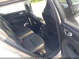 VOLVO XC40 B5 CORE DARK THEME YV4L12UKXR2222285 снимка