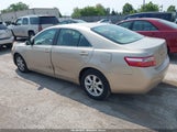 TOYOTA CAMRY LE 4T1BE46K27U523304 снимка
