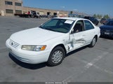 TOYOTA CAMRY LE JT2BG22K9V0035098 photo