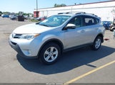 Toyota Rav4 Xle JTMRFREV0D5018747 снимка