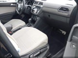 VOLKSWAGEN TIGUAN 2.0T SE/2.0T SE R-LINE BLACK/2.0T SEL 3VV3B7AXXLM105157 снимка