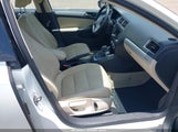 VOLKSWAGEN JETTA HYBRID SE 3VW637AJ9EM214259 fotografie