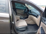 HYUNDAI TUCSON SE KM8J2CA40KU077329 снимка