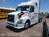 VOLVO VN VNL 4V4NC9EJ5EN179265 снимка