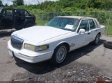 LINCOLN TOWN CAR EXECUTIVE 1LNLM81W0TY602935 photo