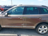 VOLKSWAGEN TOUAREG TDI LUX WVGEK9BP7CD005820 photo