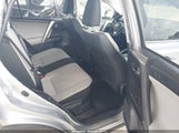 TOYOTA RAV4 HYBRID XLE JTMRJREV9HD117030 fotografie