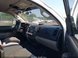 Toyota Tundra Grade 4.6L V8 5TFUM5F11DX040927 снимка