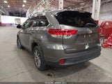 Toyota Highlander Xle 5TDJZRFH1KS590656 снимка