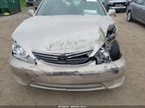 TOYOTA CAMRY LE 4T1BE32K85U413029 снимка