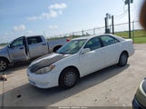 TOYOTA CAMRY LE 4T1BE30K65U568049 снимка