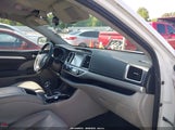 Toyota Highlander Xle 5TDJZRFHXJS808978 снимка