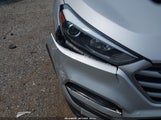 HYUNDAI TUCSON SE KM8J2CA42JU768621 снимка