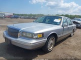 LINCOLN TOWN CAR SIGNATURE/SPINNAKER 1LNLM82W6SY643714 fotografie