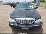 LINCOLN TOWN CAR SIGNATURE 1LNHM81W54Y629779 снимка