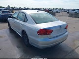 VOLKSWAGEN PASSAT 1.8T S 1VWAS7A32FC065629 снимка