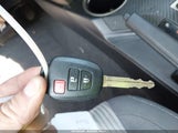 TOYOTA RAV4 XLE 2T3RFREV8FW233546 снимка