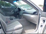 TOYOTA CAMRY LE 4T1BE46K77U116644 снимка
