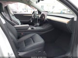 TESLA MODEL Y PERFORMANCE DUAL MOTOR ALL-WHEEL DRIVE 7SAYGDEF8PF800742 fotografie