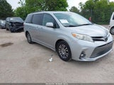 TOYOTA SIENNA XLE 8 PASSENGER 5TDYZ3DC2KS986808 fotografie
