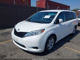 TOYOTA SIENNA LE V6 5TDKK3DCXBS065124 снимка