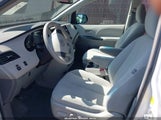 TOYOTA SIENNA LE V6 5TDKK3DCXBS065124 снимка