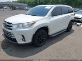 Toyota Highlander Xle 5TDJZRFH1JS543786 снимка
