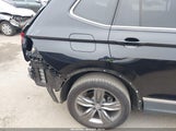 VOLKSWAGEN TIGUAN 2.0T SE/2.0T SE R-LINE BLACK/2.0T SEL 3VV3B7AX5LM071449 photo