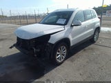 VOLKSWAGEN TIGUAN 2.0T WOLFSBURG EDITION WVGRV7AXXHW509109 photo