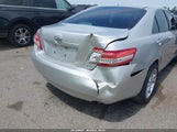 TOYOTA CAMRY LE 4T1BF3EK1AU046347 снимка