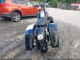 HARLEY-DAVIDSON FLHR ROAD KING 1HD1FBC13JB612118 снимка