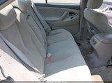 TOYOTA CAMRY LE 4T1BE46K17U186575 снимка