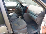 TOYOTA SIENNA XLE 5TDZA22C44S042780 снимка