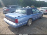 LINCOLN TOWN CAR SIGNATURE/SPINNAKER 1LNLM82W7SY684577 снимка