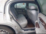LINCOLN TOWN CAR SIGNATURE 1LNHM82W3YY859857 photo